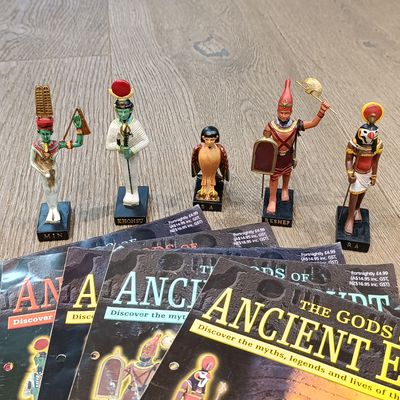Lot of 5 gods of Ancient Egypt figurines with magazines