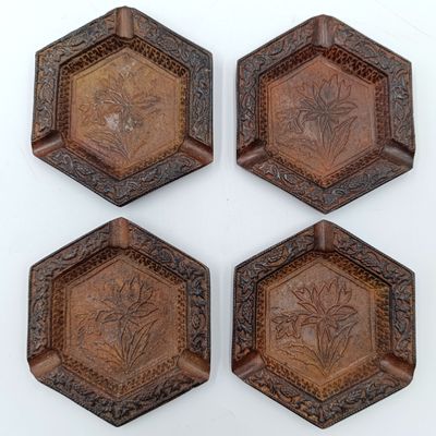 Set of 4 vintage iron ashtray