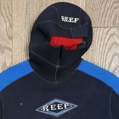 Reef long sleeve diving wetsuit top with hoodie - size Medium