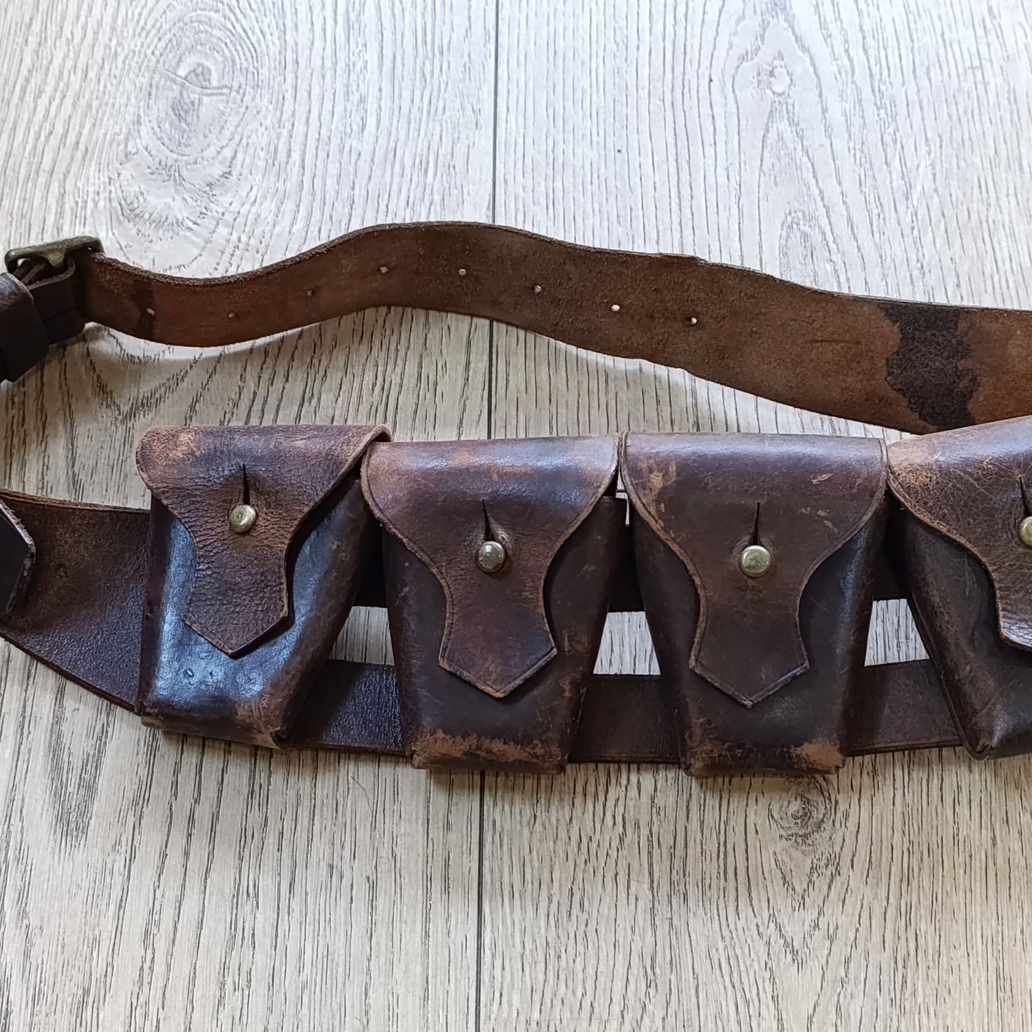 WW2 British leather 5 pouch ammo bandolier for .303