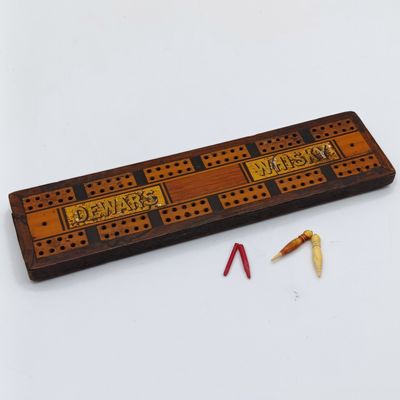 Vintage Dewar&#39;s Whiskey cribbage board game
