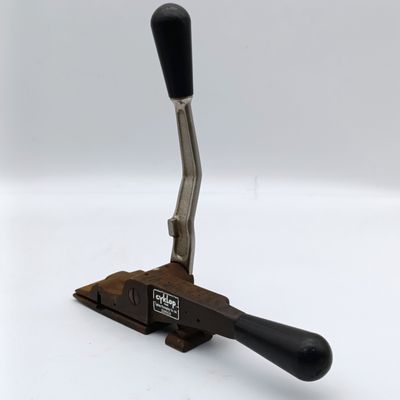 Vintage Cyklop steel strapping tool