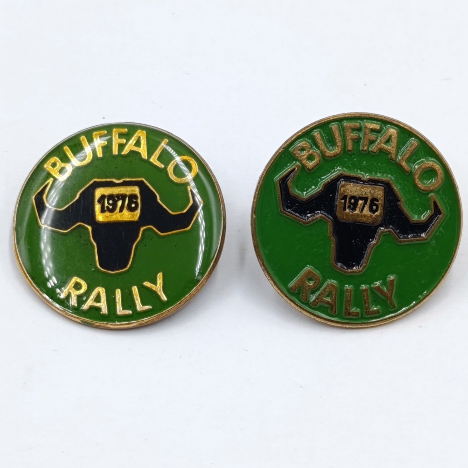 Buffalo Rally 1976 metal badges - 2 different types
