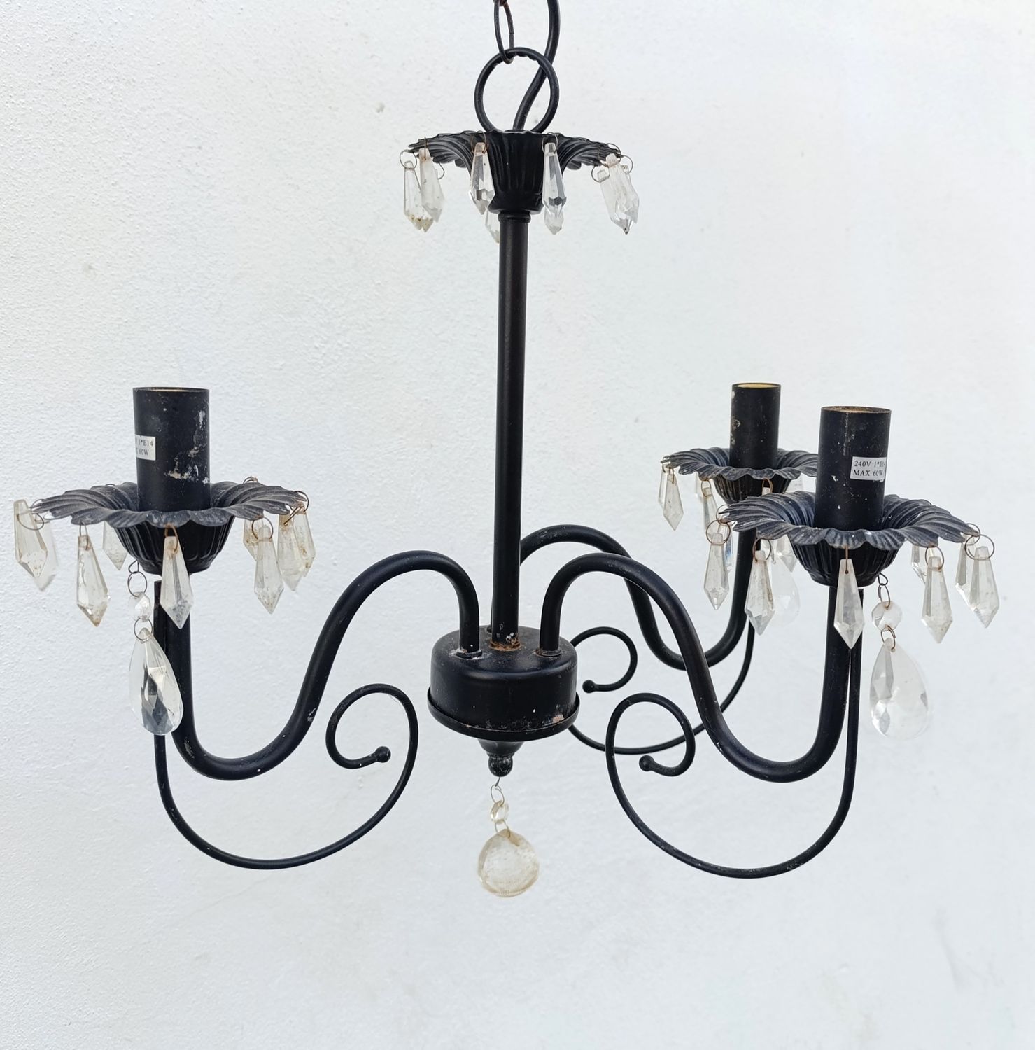 Crystal chandelier with 3 arms