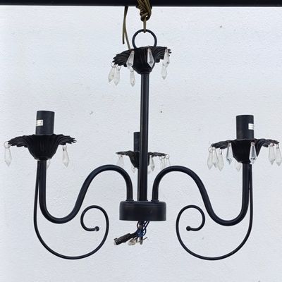 Crystal chandelier with 3 arms