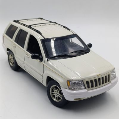 AutoArt 1999Jeep Grand Cherokee die-cast model car - scale 1/18