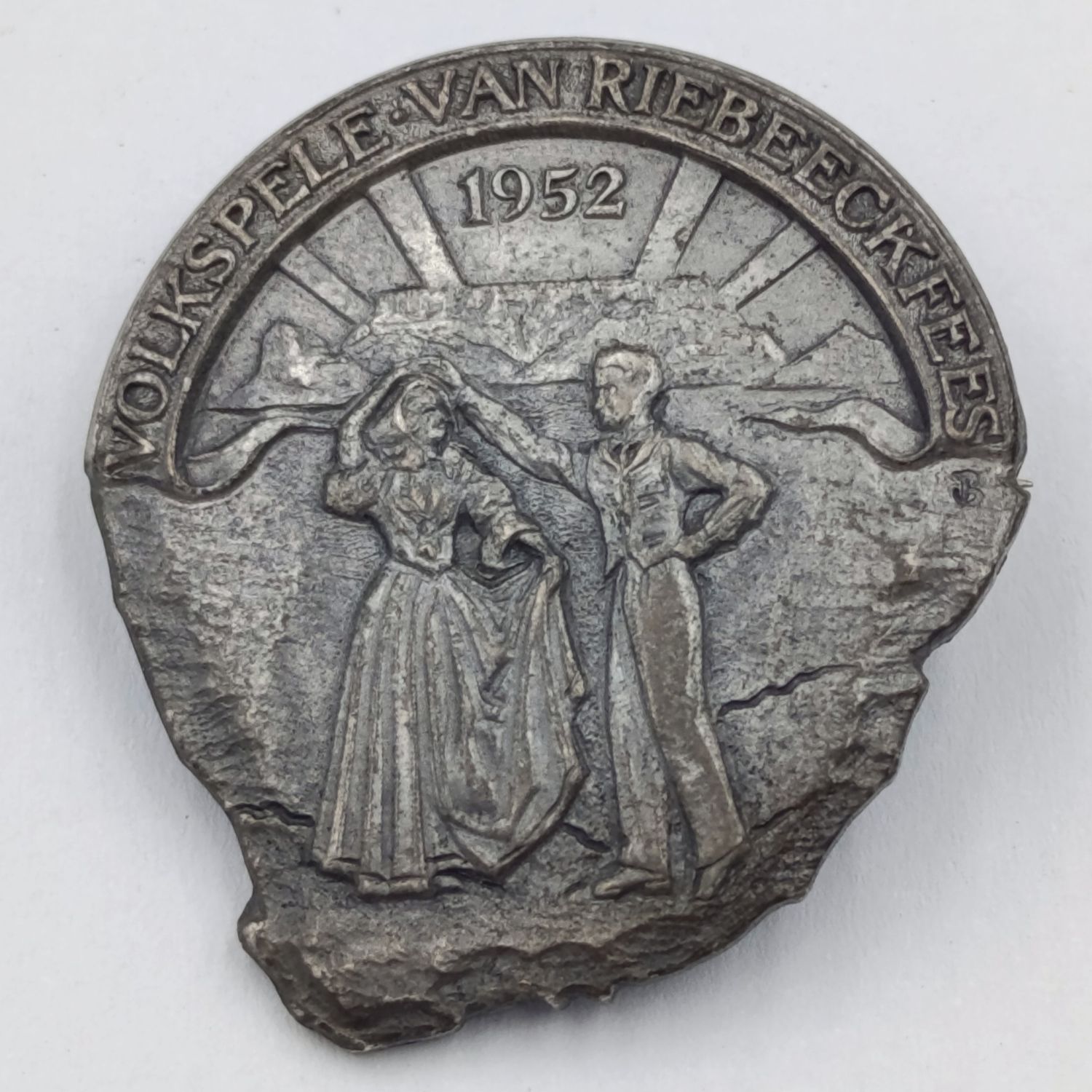 1952 Van Riebeeck Festival Volkspele pin badge