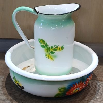 Vintage Czechoslavakian enamel wash basin with pitcher - collection only