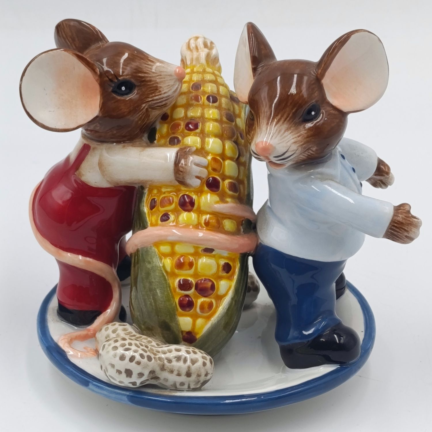 Vintage Function Art Gathering Dinner Mouse