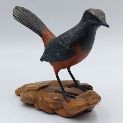 Beautiful Cape Robin-chat (Jan Frederik) bird decoration