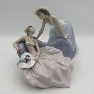 Vintage Lladra Debutantes porcelain figurine - one flower leaf missing otherwise in excellent condition - no box