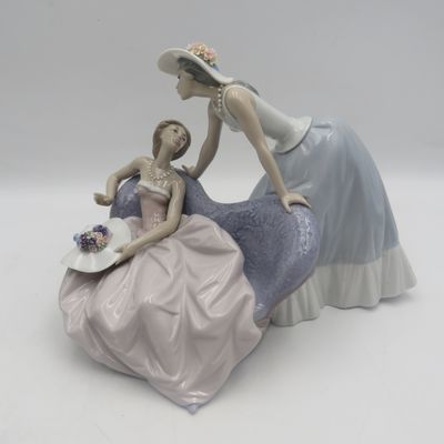 Vintage Lladra Debutantes porcelain figurine - one flower leaf missing otherwise in excellent condition - no box