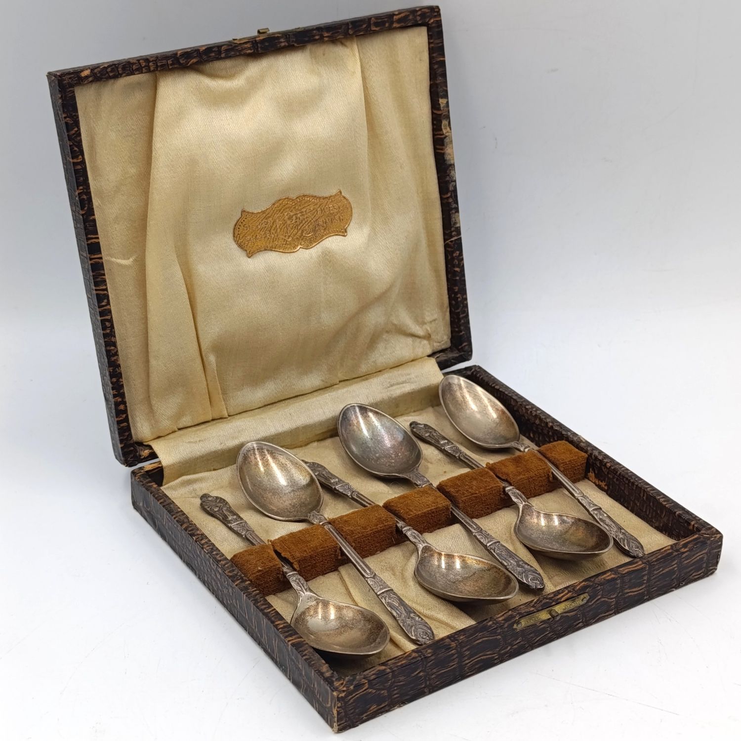 Set of 6 vintage EPNS Apostles tea spoons in box