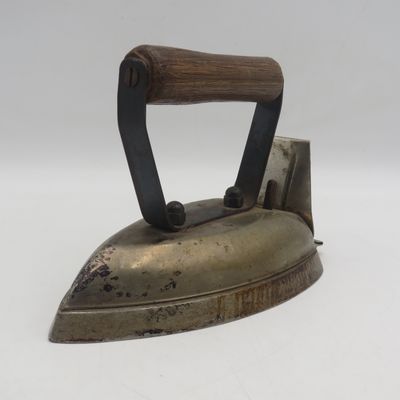 Vintage Stove Top sad iron