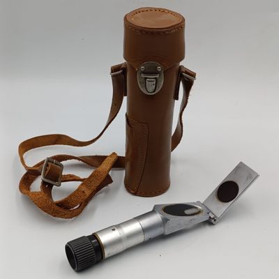 Vintage Atago 0-32% liquid refractometer in pouch