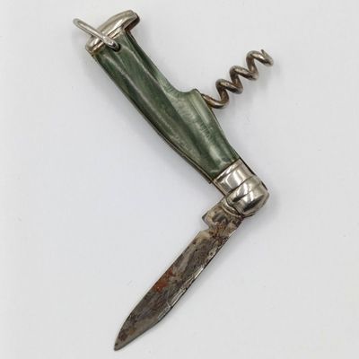 Vintage Richards bottle type miniature pen knife