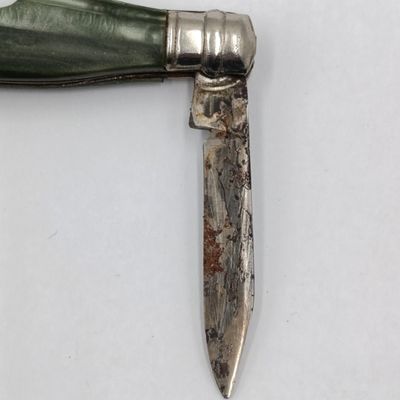 Vintage Richards bottle type miniature pen knife