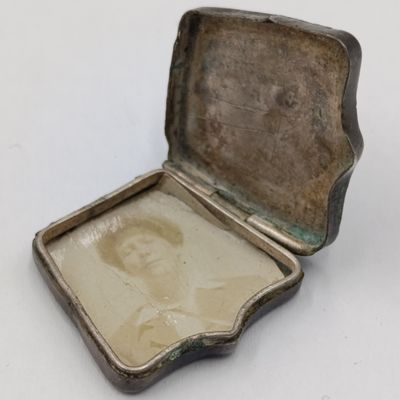 Antique Sterling Silver miniature photo case - hallmarked