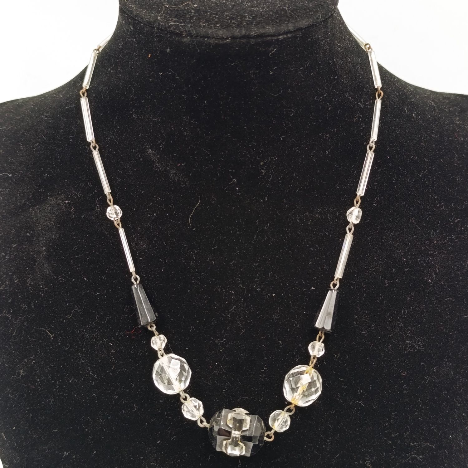 1930&#39;s Arte Deco Faceted black and clear glass necklace