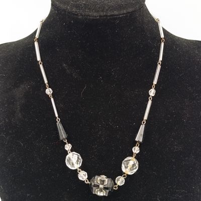1930&#39;s Arte Deco Faceted black and clear glass necklace