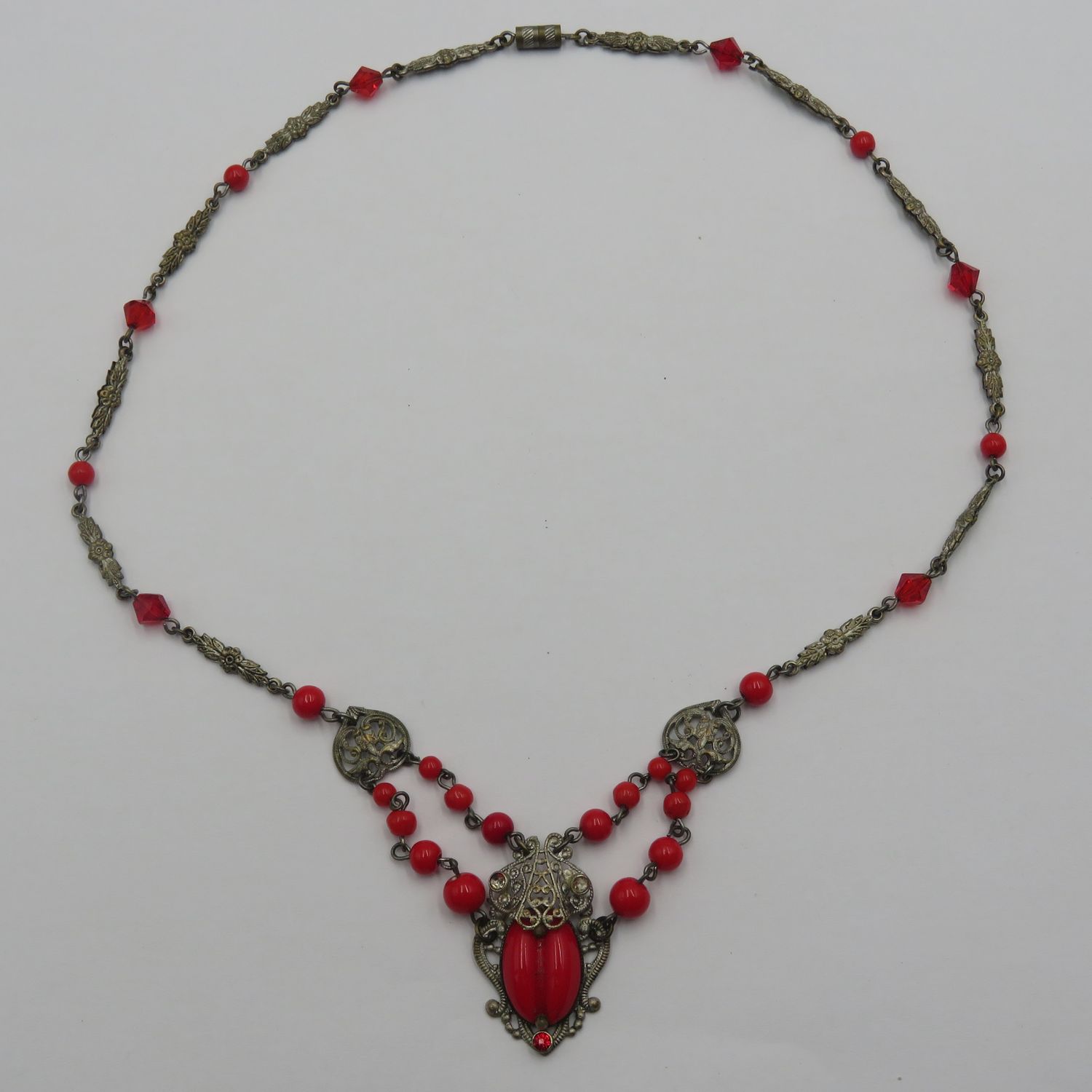 Vintage Czech glass arte deco necklace - missing two stones