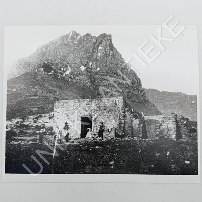 Antique photo reprint of stone house on Kloof corner Table Mountain