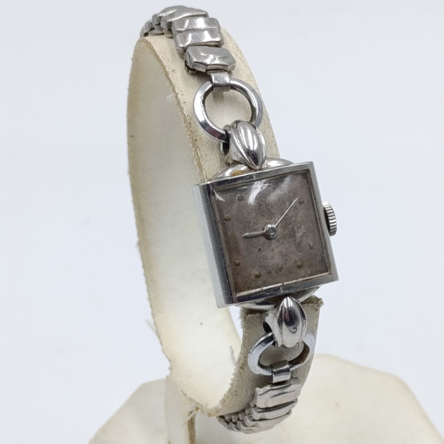 1944 Omega ladies manual wind watch - Working - No name on dial - Serial 111 00 035