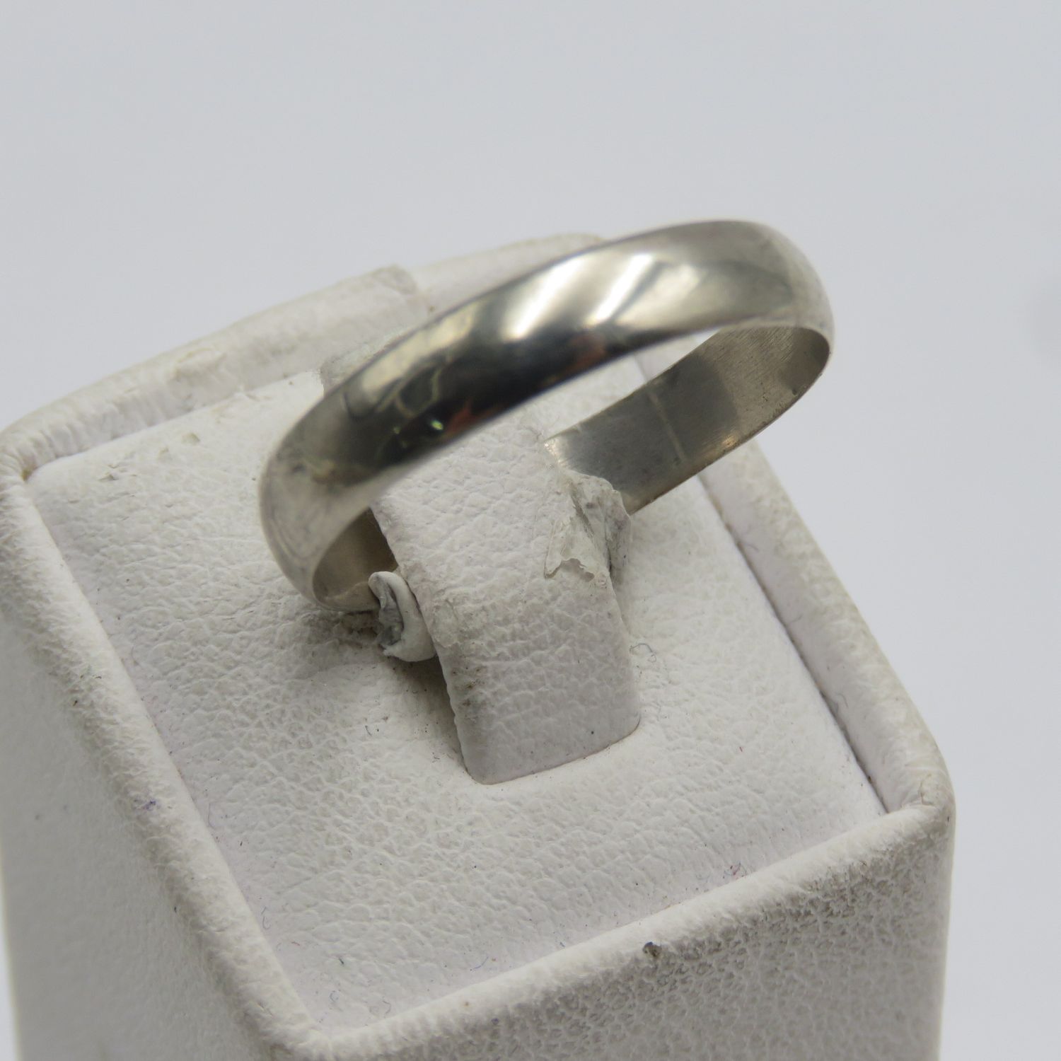 Sterling silver band ring - no stones - weighs 1.7g - size S