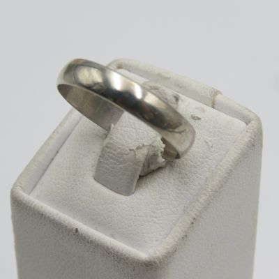Sterling silver band ring - no stones - weighs 1.7g - size S