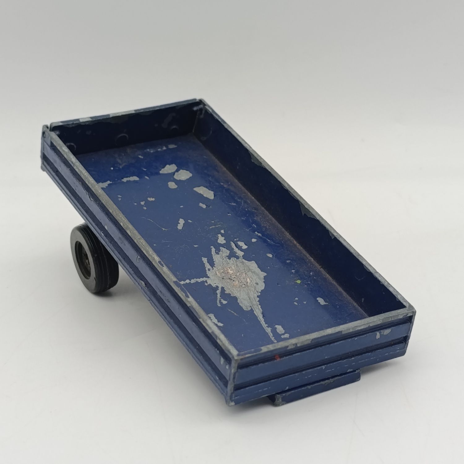 Vintage Yaxon die-cast farming trailer