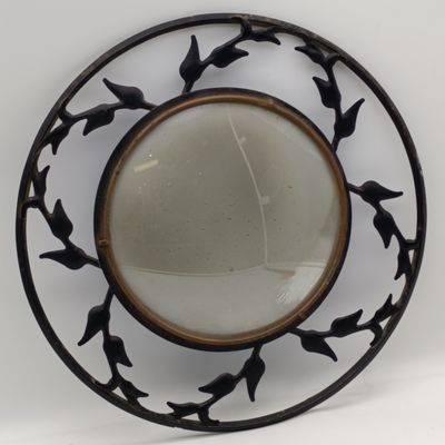 Beautiful round metal photo frame with concave glass
