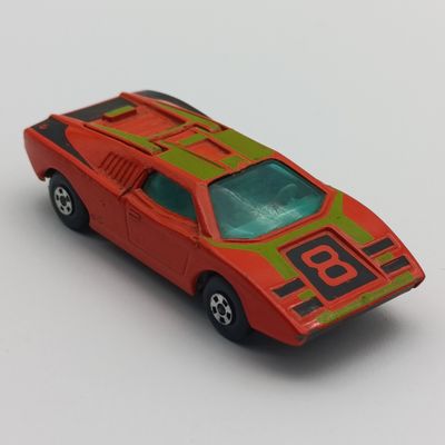 Matchbox Superfast #27 Lamberghini Countach die-cast toy car