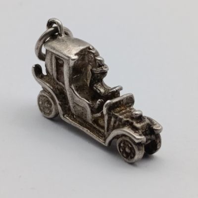 Sterling silver Veteran car charm - weighs 4.0g
