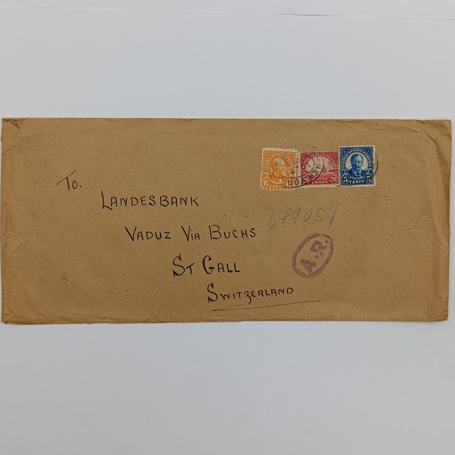 Postal cover New York to Vaduz, Switzerland with 3 US stamps, AR Rubber stamp New York GC STA REG cancel and foreign cancel. Plus 3 Gold wax seals with initials AW at the back ( Arthur Woodhouse )