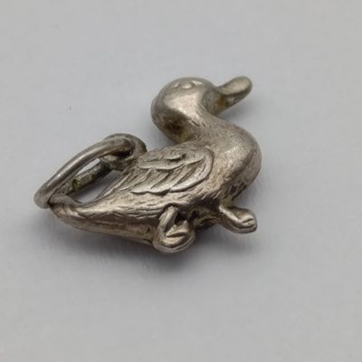 Sterling silver duck charm - weighs 0.4g