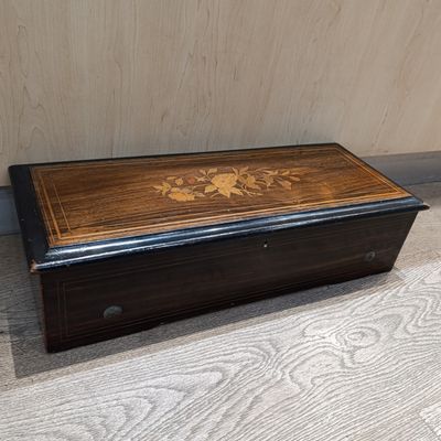 Antique 19th Century wooden music box with inlaid flower pattern - working