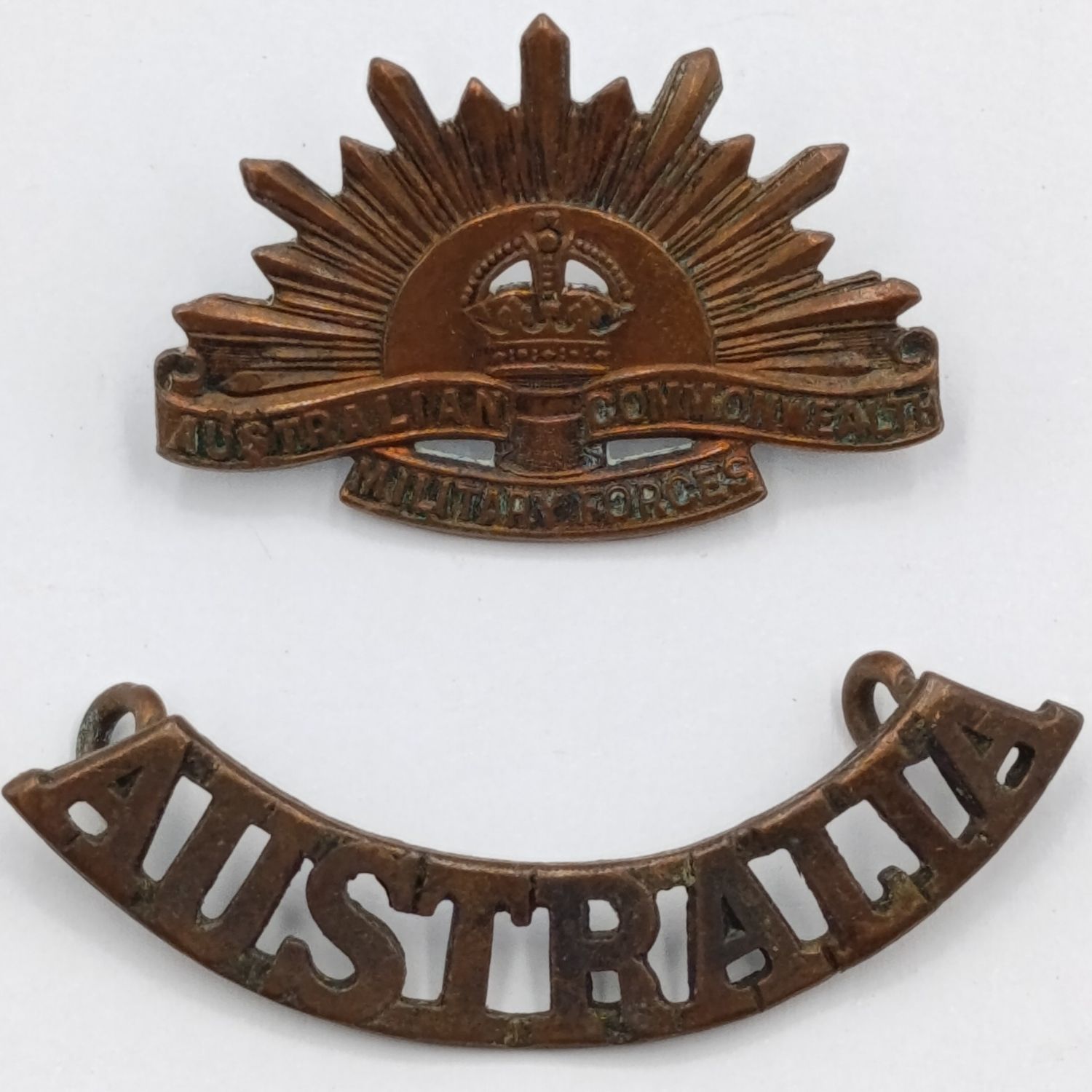 Australian Common wealth Military Forces badge with shoulder title