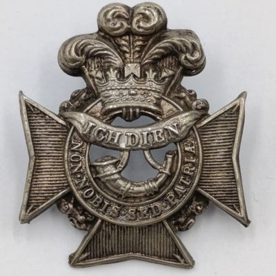 South African Cape Peninsula Rifles officer&#39;s silver colour cap badge