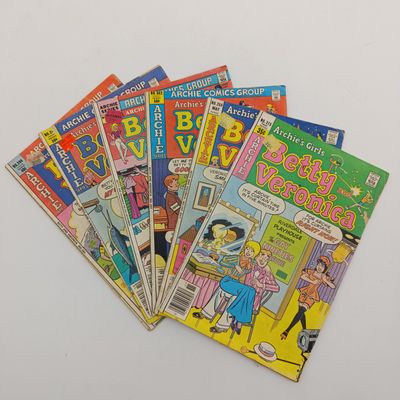Lot of 6 vintage Archie&#39;s Girls Betty and Veronica comics
