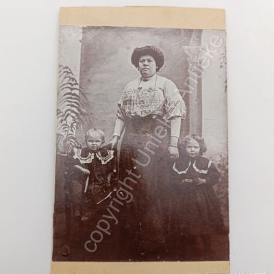 Antique photo of Cara Bettie Marais (Elizabeth Catherine) nee Fouche and her sister&#39;s daughters Ousus Martie Clater Maritz and Ina (later de Goede) +- 1913