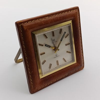 Vintage Cyma 8 Sonomatic alarm desk clock with leather surrounded - working
