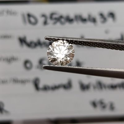Natural Round Brilliant diamond of 0.54 ct - color R, Clarity VS2 - with GEMLAB certificate