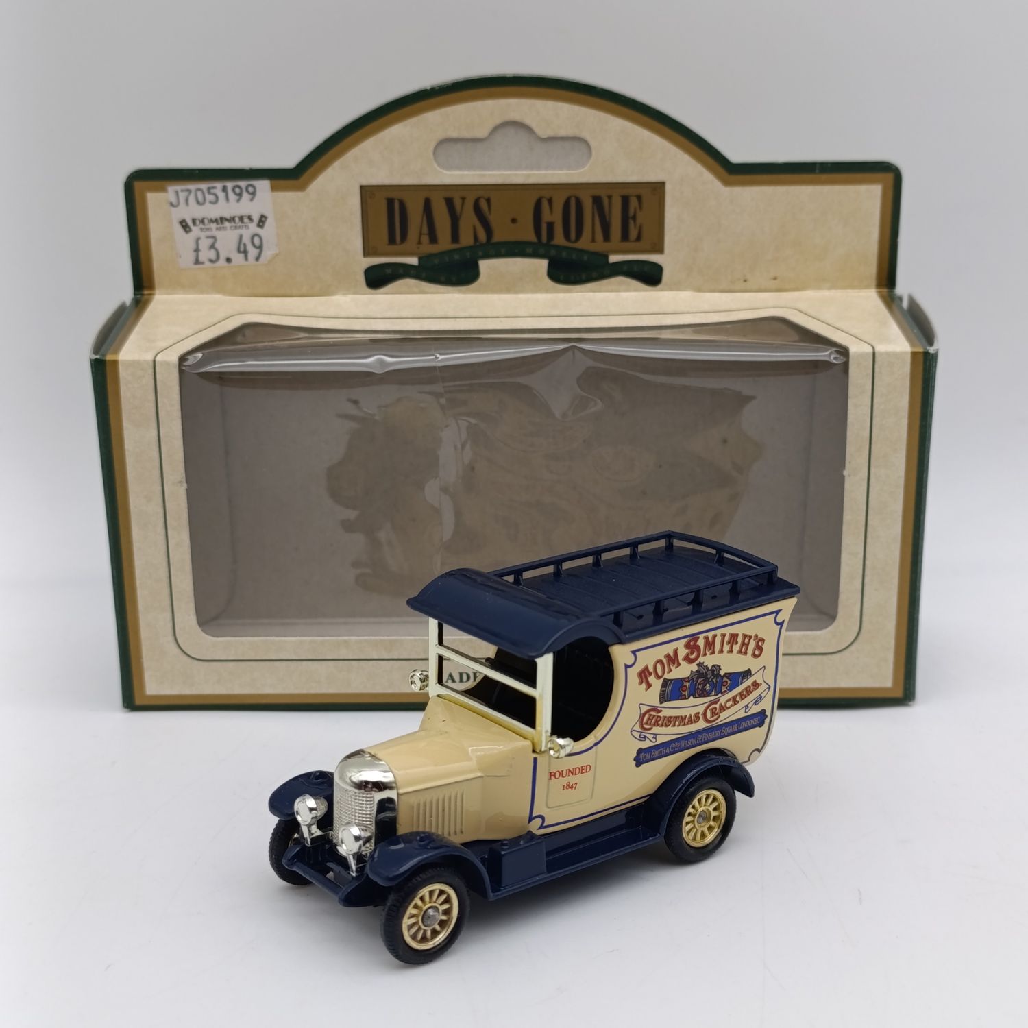 Lledo 1926 Morris Bull Nose Tom Smith's Crackers delivery van model car in box