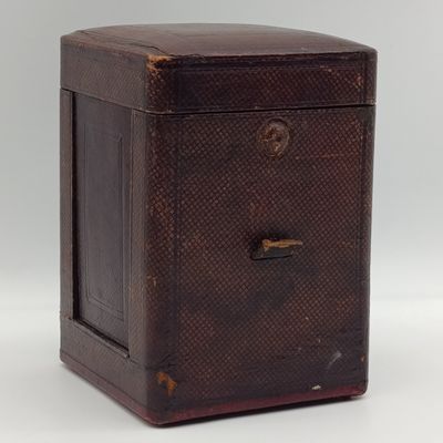 Antique French travelling carriage clock case with key - no clock