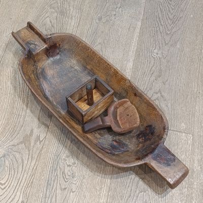 Antique Protea Wood Cape botterbak with scoop and butter press