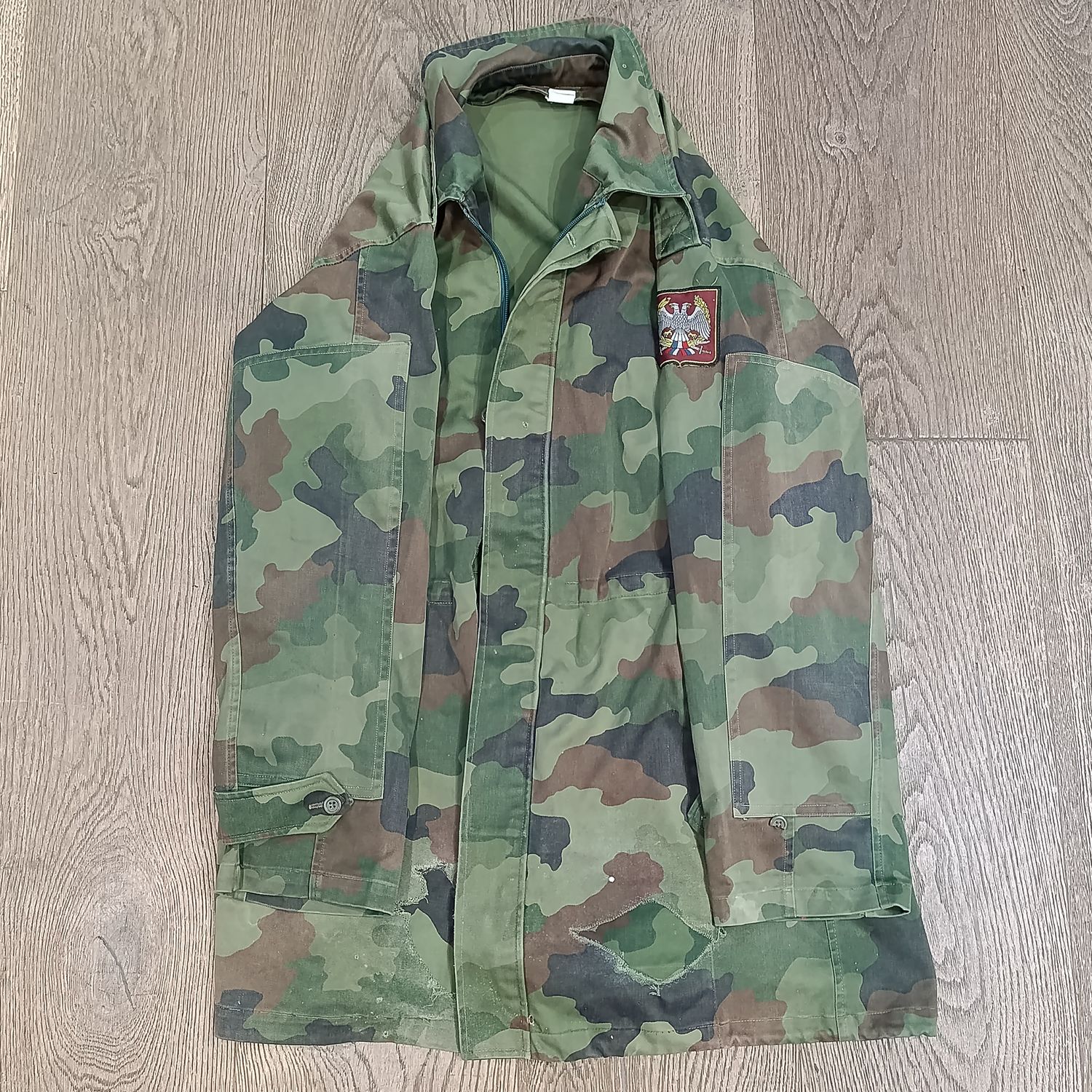 Yugoslavia Camo M-89 oak leaf pattern jacket with cloth badge