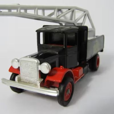 Lledo Days Gone 1934 Mack Crane truck - Tarmac - DG 40