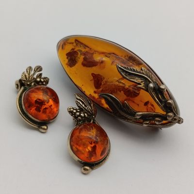 Vintage Goldplated Sterling silver amber clip-on earrings and brooch set