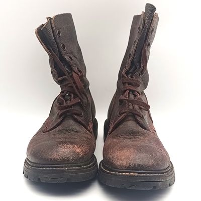 Pair of SA Army Leather combat boots - size 5