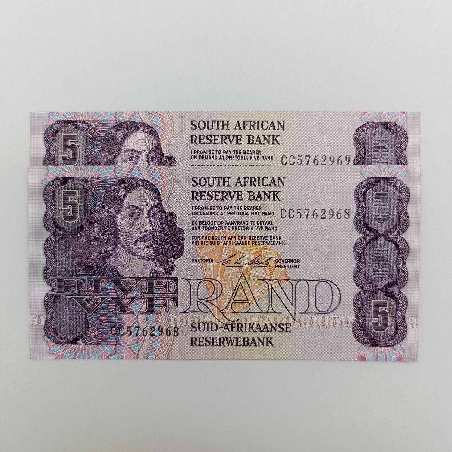 South Africa CL Stals Pair of uncirculated R5 banknote with consecutive numbers